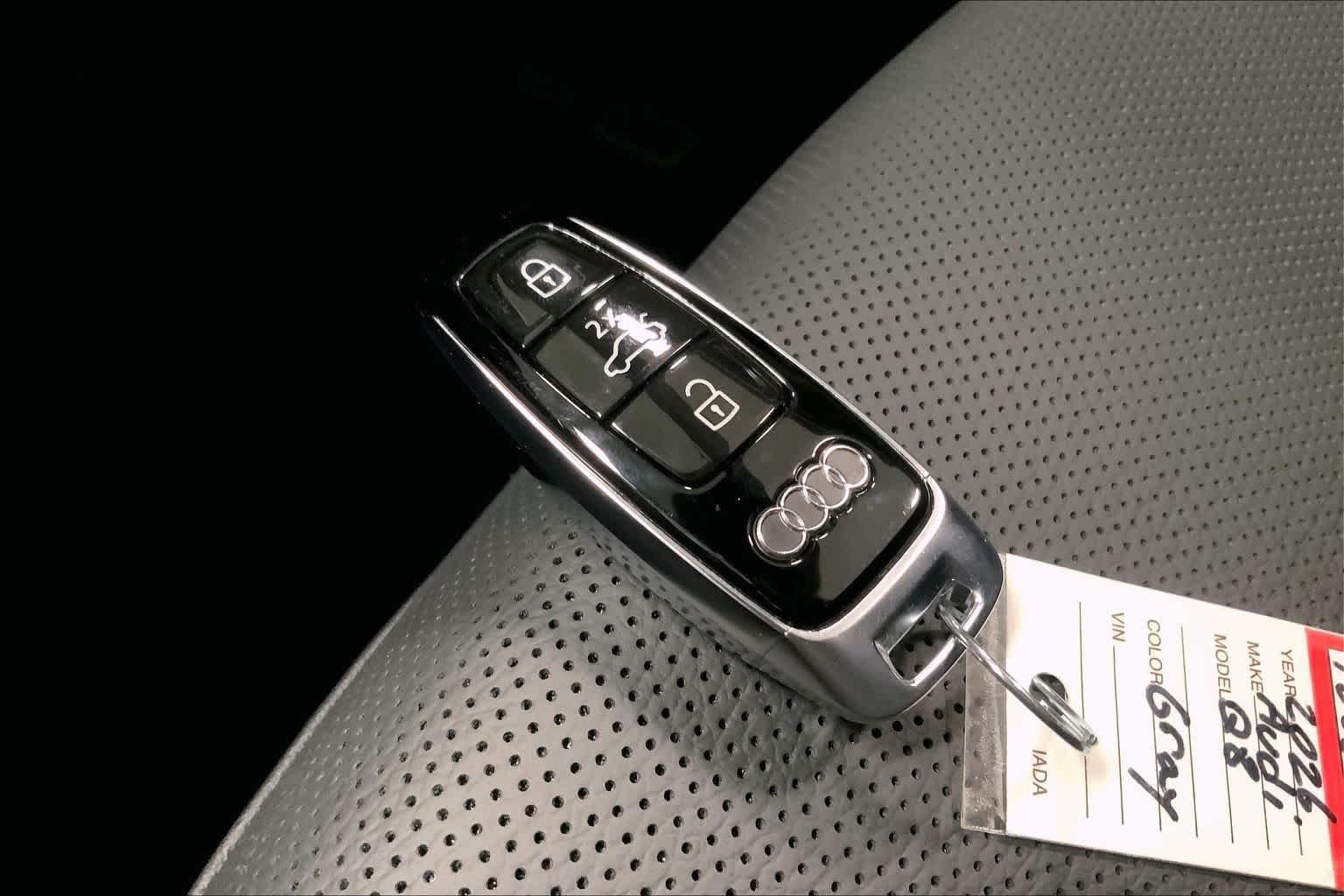 Thumbnail: 2026 Audi Q8 - 20