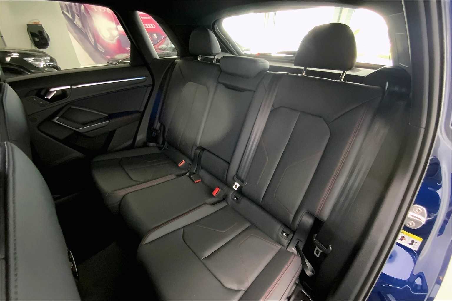 Thumbnail: 2025 Audi Q3 - 13