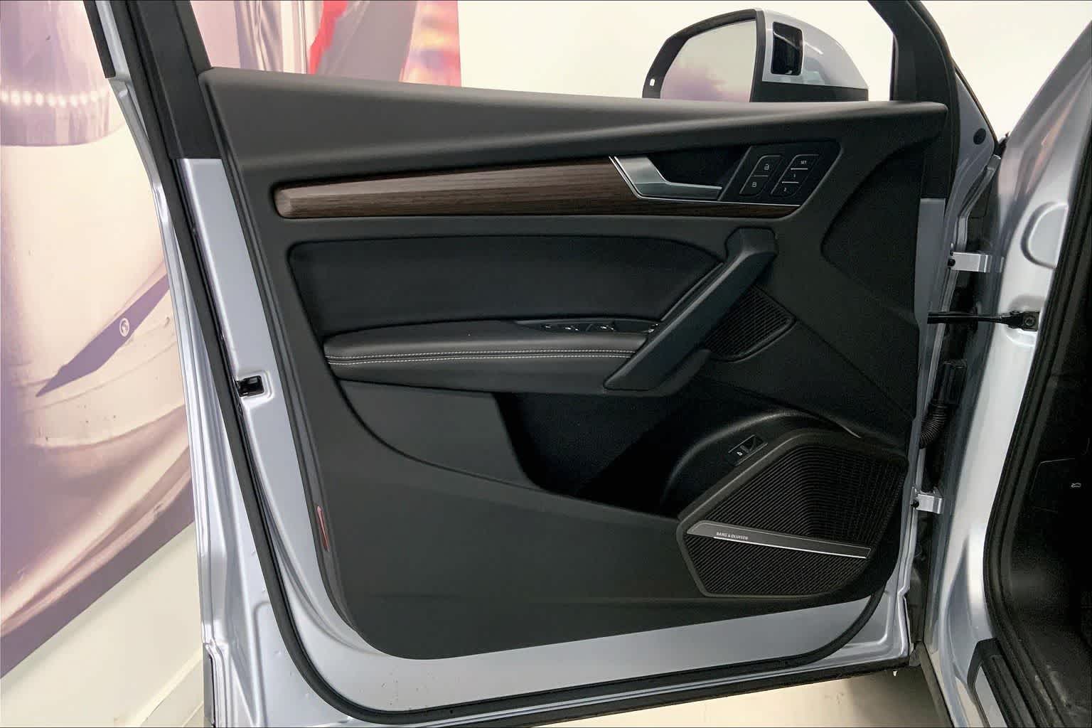 Thumbnail: 2023 Audi Q5 - 25