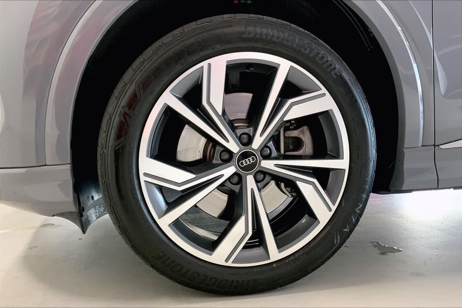 Thumbnail: 2023 Audi Q4 e-tron - 8