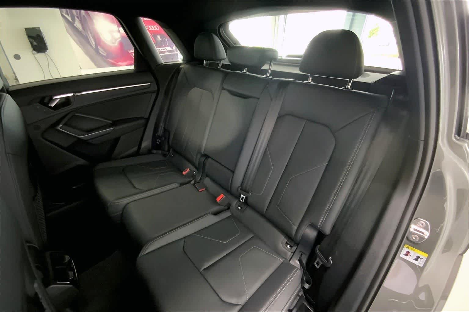 Thumbnail: 2025 Audi Q3 - 13