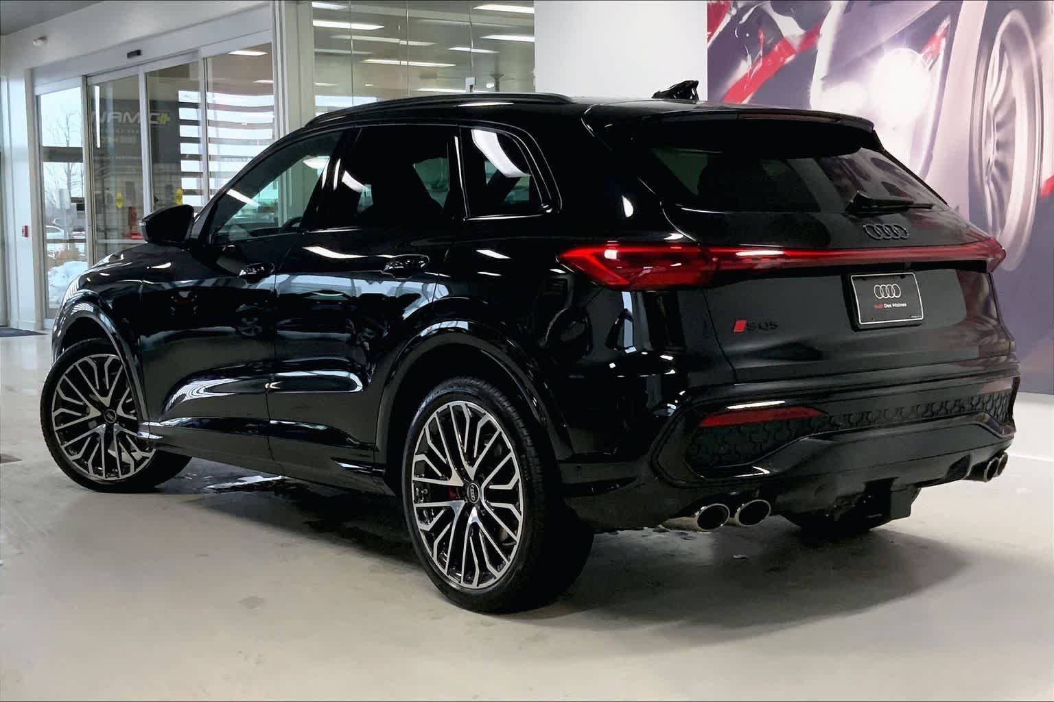 Thumbnail: 2025 Audi SQ5 - 4