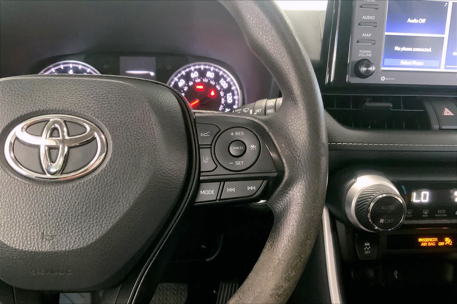 Thumbnail: 2022 Toyota RAV4 - 23