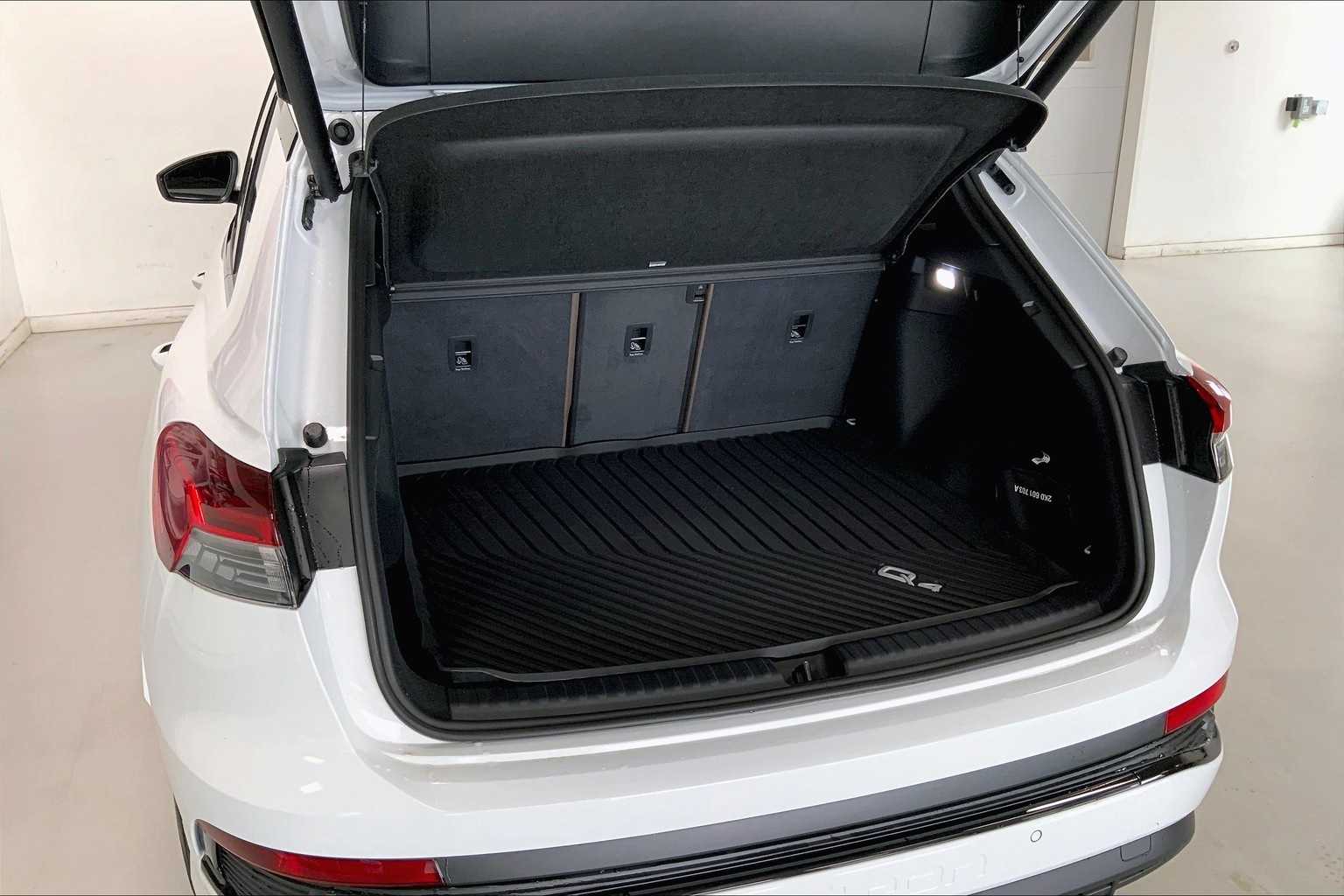 2025 Audi Q4 e-tron Premium Plus 19