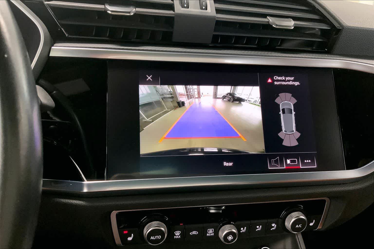 Thumbnail: 2020 Audi Q3 - 23