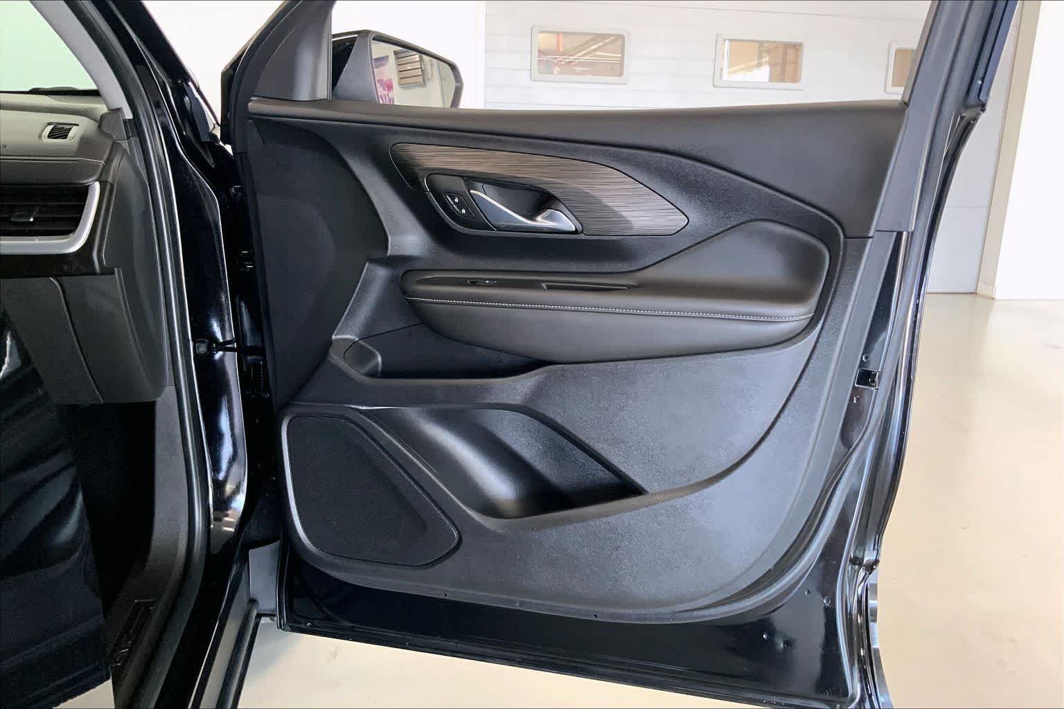 Thumbnail: 2023 GMC Terrain - 25