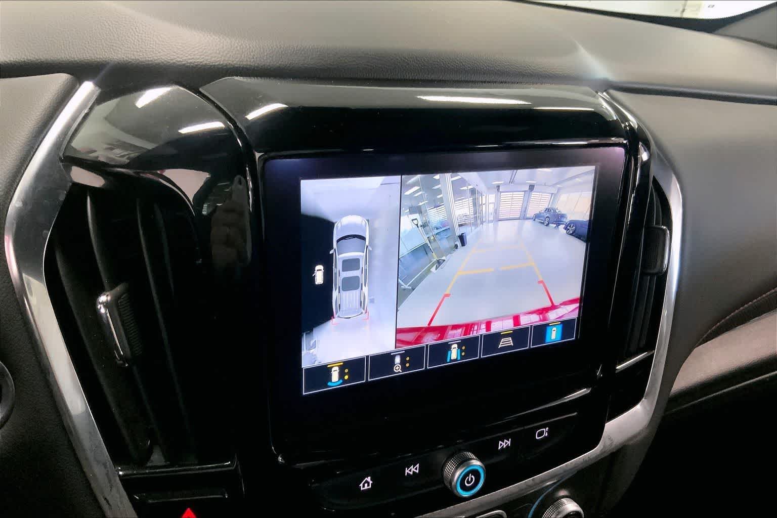 Thumbnail: 2023 Chevrolet Traverse - 24