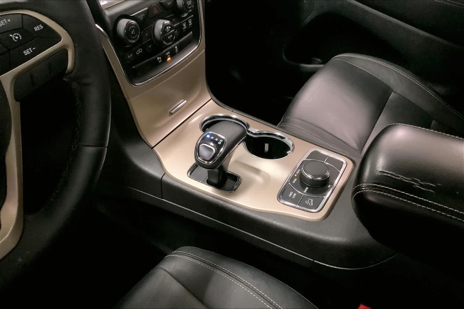 Thumbnail: 2014 Jeep Grand Cherokee - 14