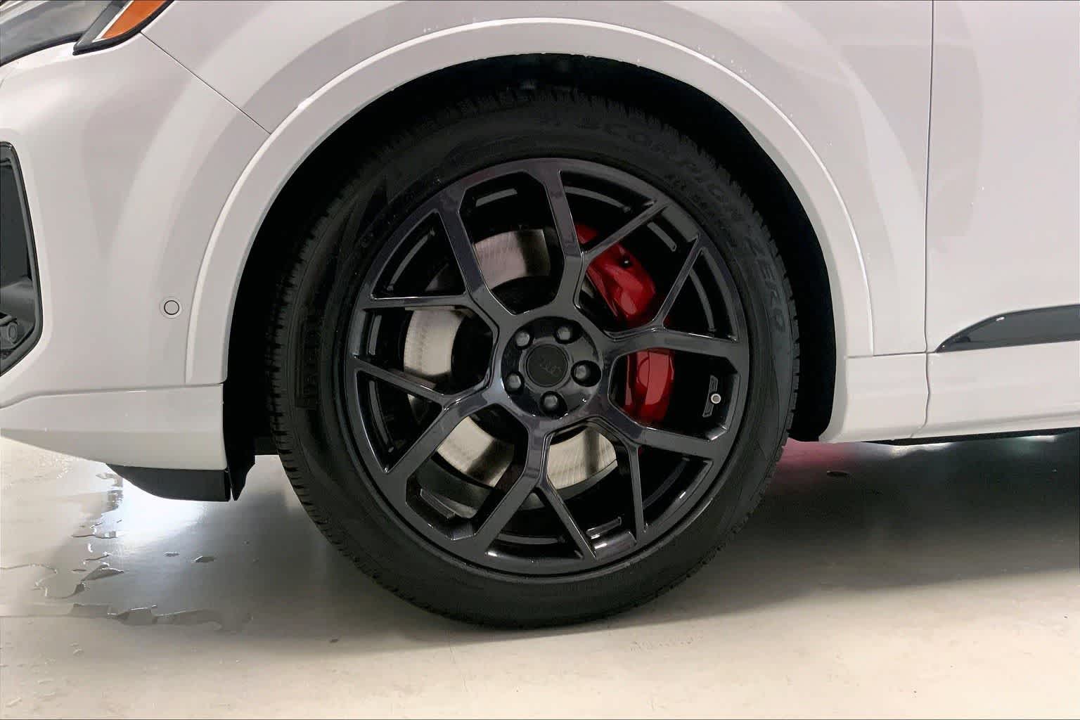 Thumbnail: 2026 Audi SQ7 - 8