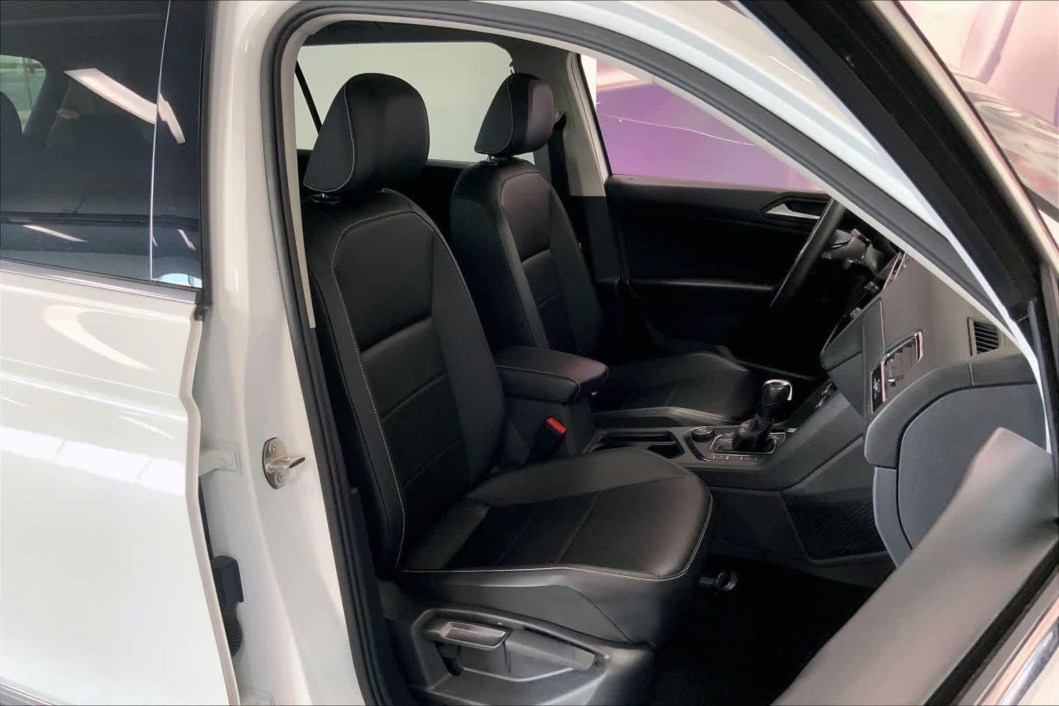 Thumbnail: 2021 Volkswagen Tiguan - 12