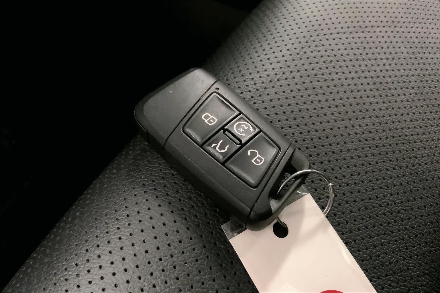 Thumbnail: 2023 Volkswagen Taos - 18