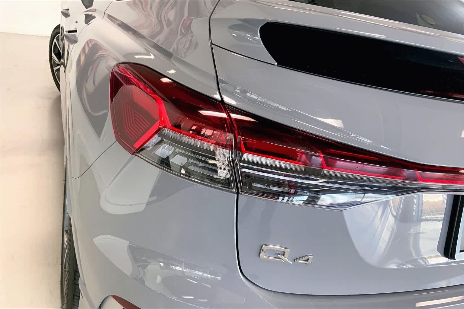 Thumbnail: 2023 Audi Q4 e-tron - 30