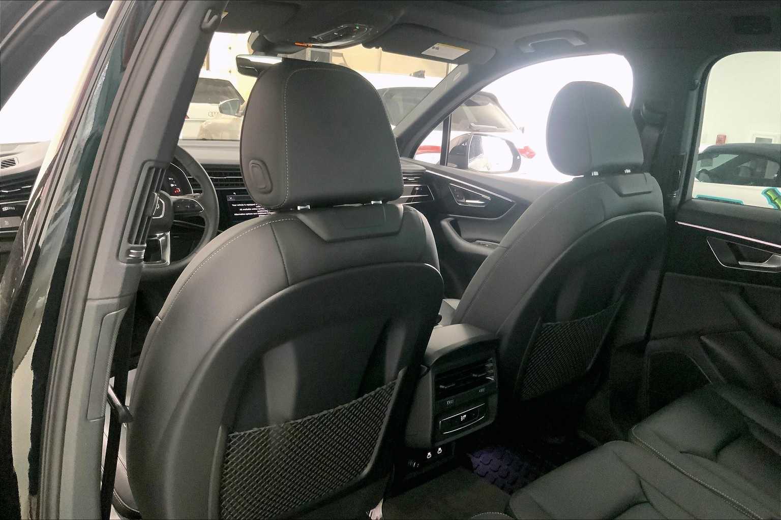 Thumbnail: 2026 Audi Q7 - 10