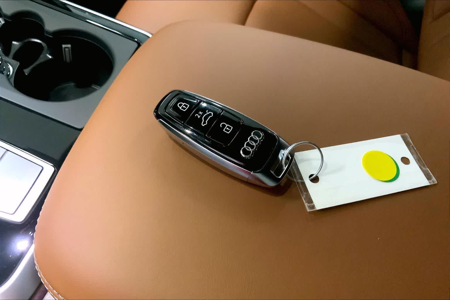 Thumbnail: 2026 Audi Q8 - 20