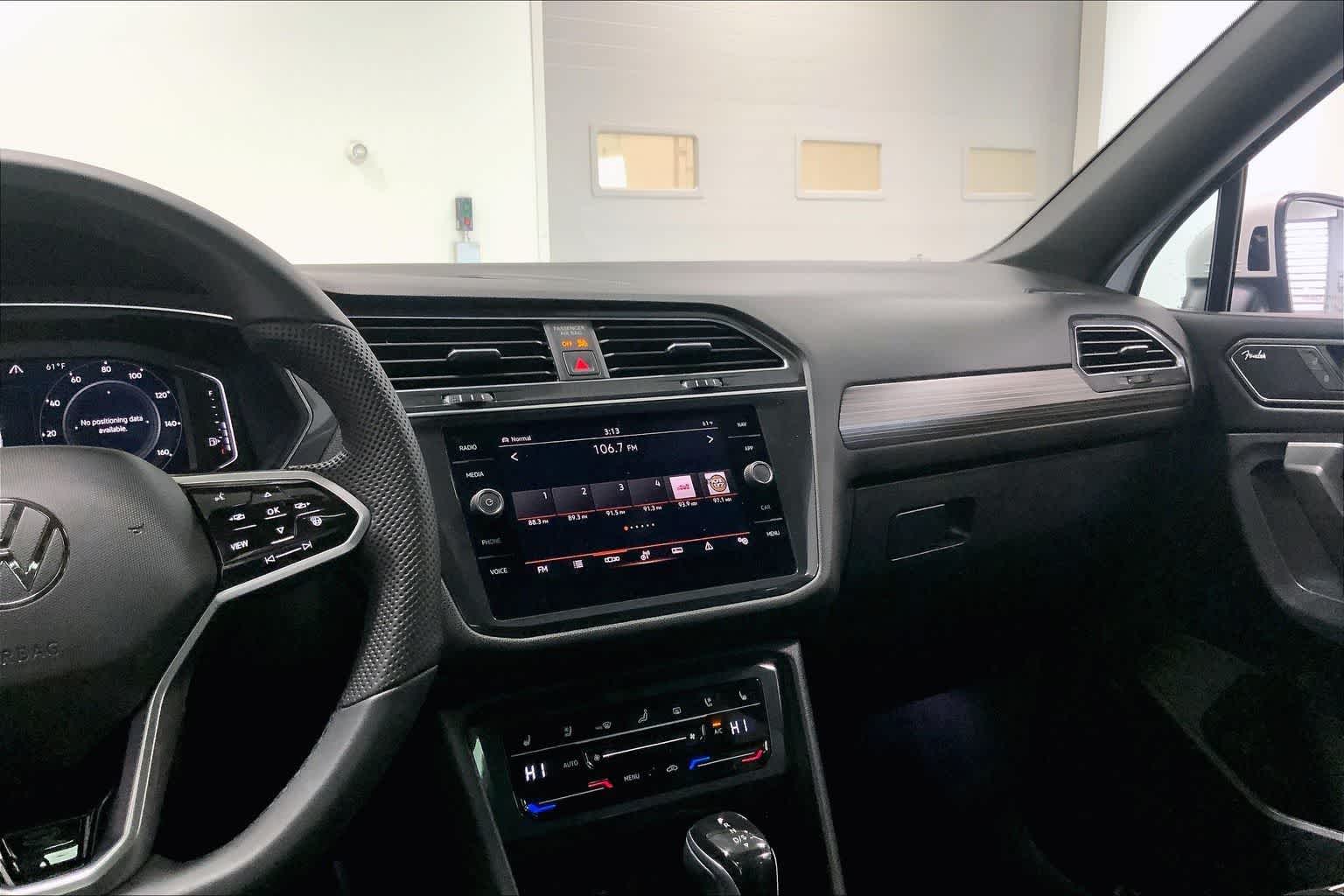 Thumbnail: 2022 Volkswagen Tiguan - 14