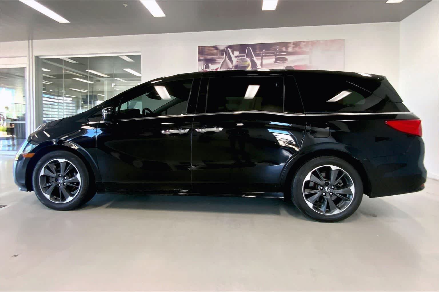 Thumbnail: 2023 Honda Odyssey - 3