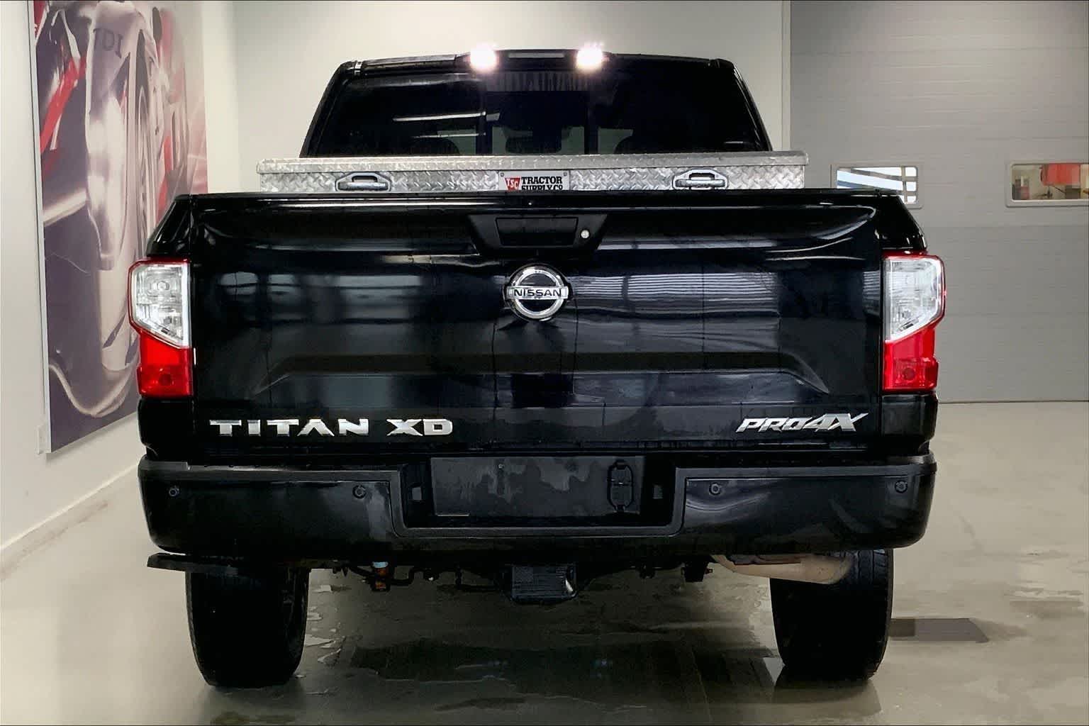 Thumbnail: 2017 Nissan Titan - 5