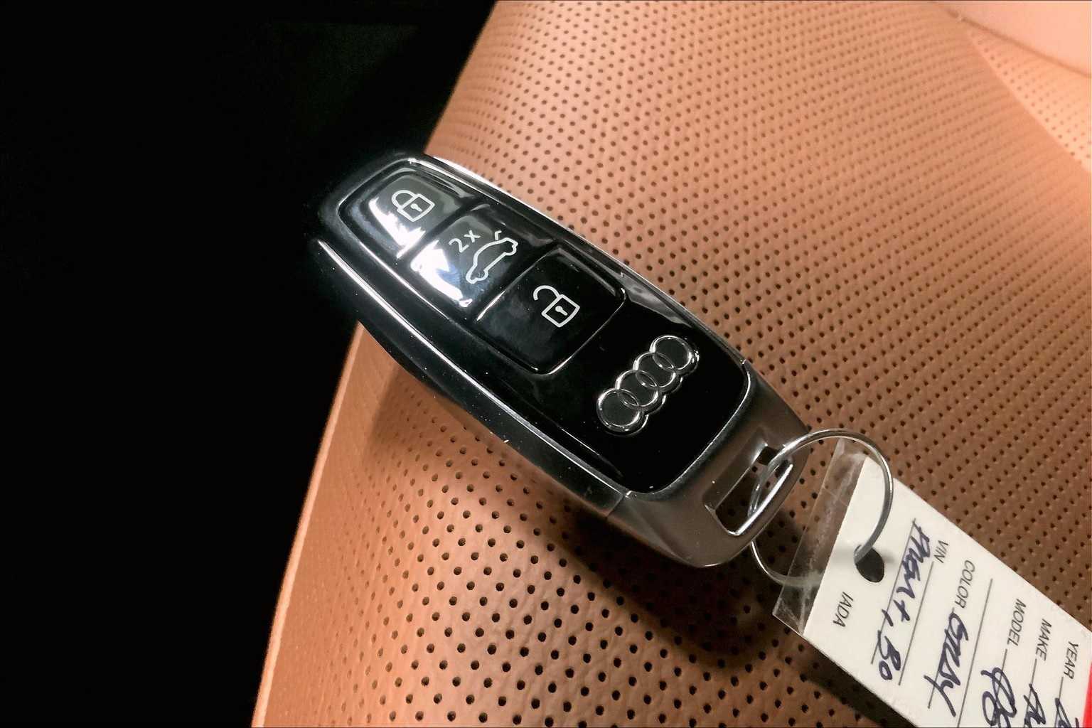 Thumbnail: 2026 Audi Q8 - 20