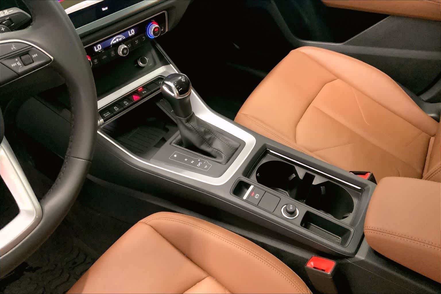 Thumbnail: 2025 Audi Q3 - 15