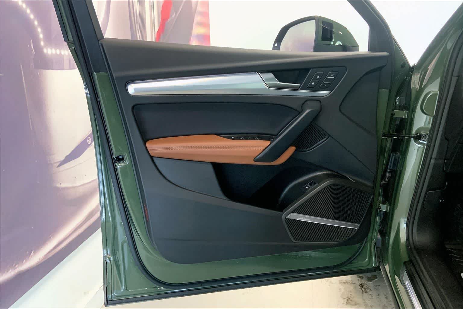 Thumbnail: 2025 Audi Q5 - 25