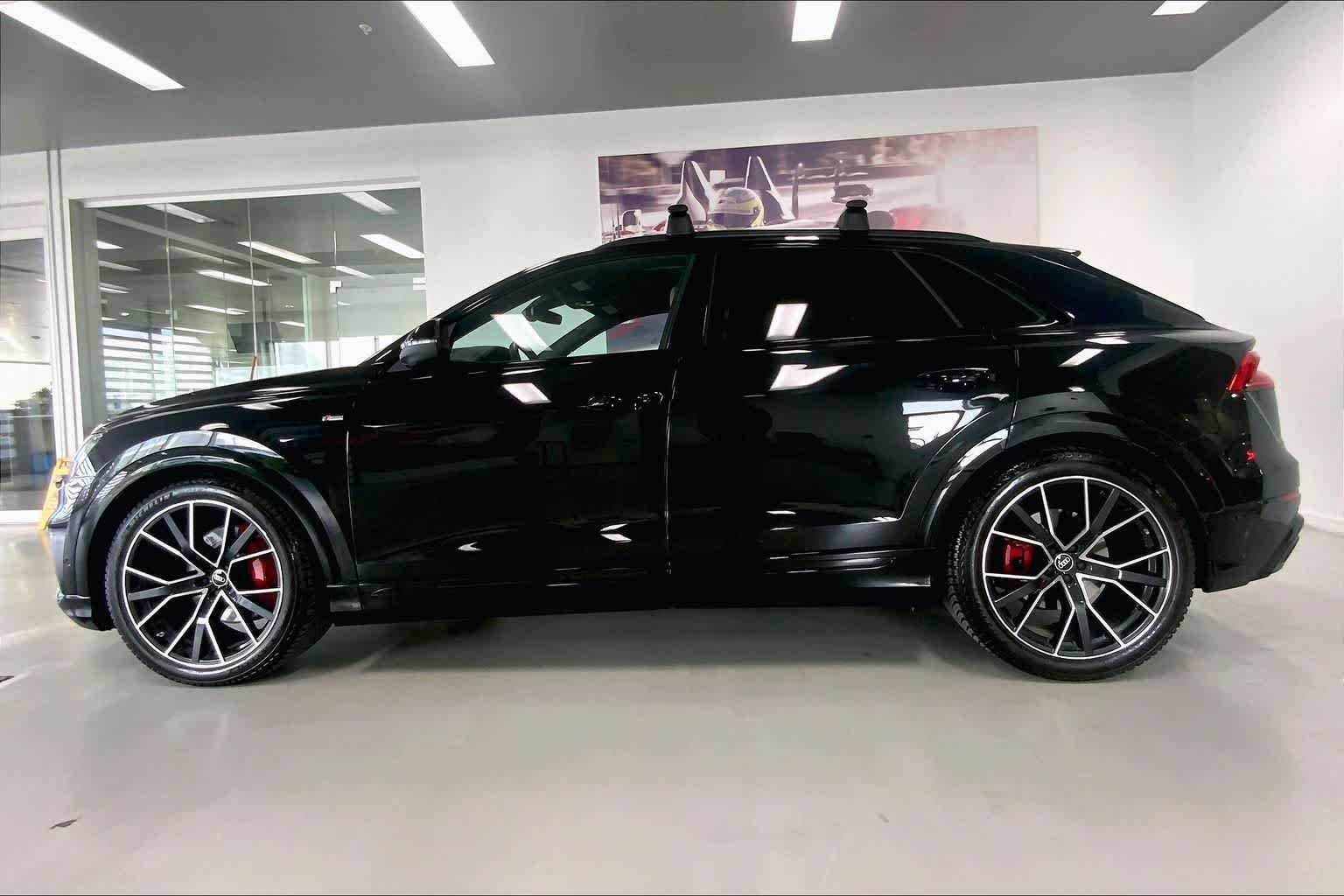 Thumbnail: 2023 Audi Q8 - 3