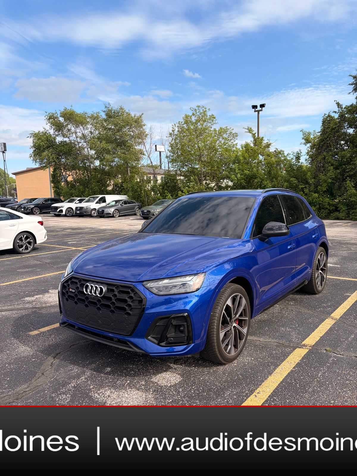 Thumbnail: 2023 Audi SQ5 - 1