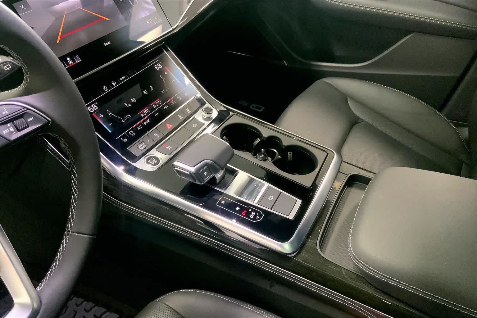 Thumbnail: 2025 Audi Q8 - 15