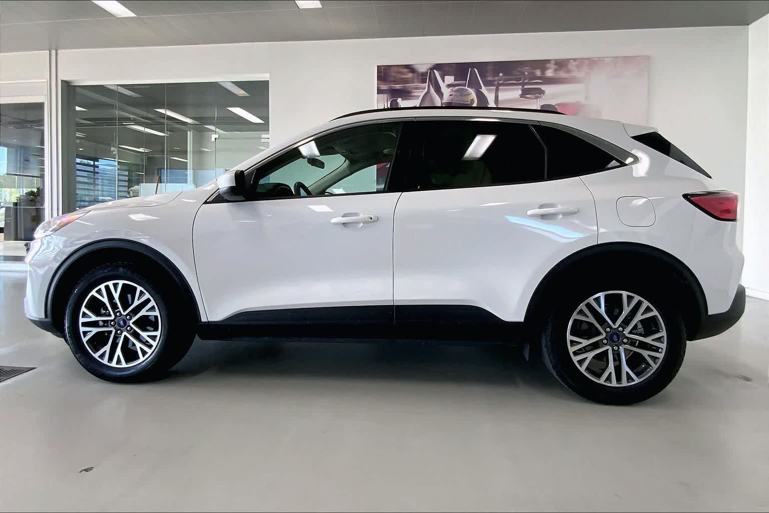 Thumbnail: 2020 Ford Escape - 3
