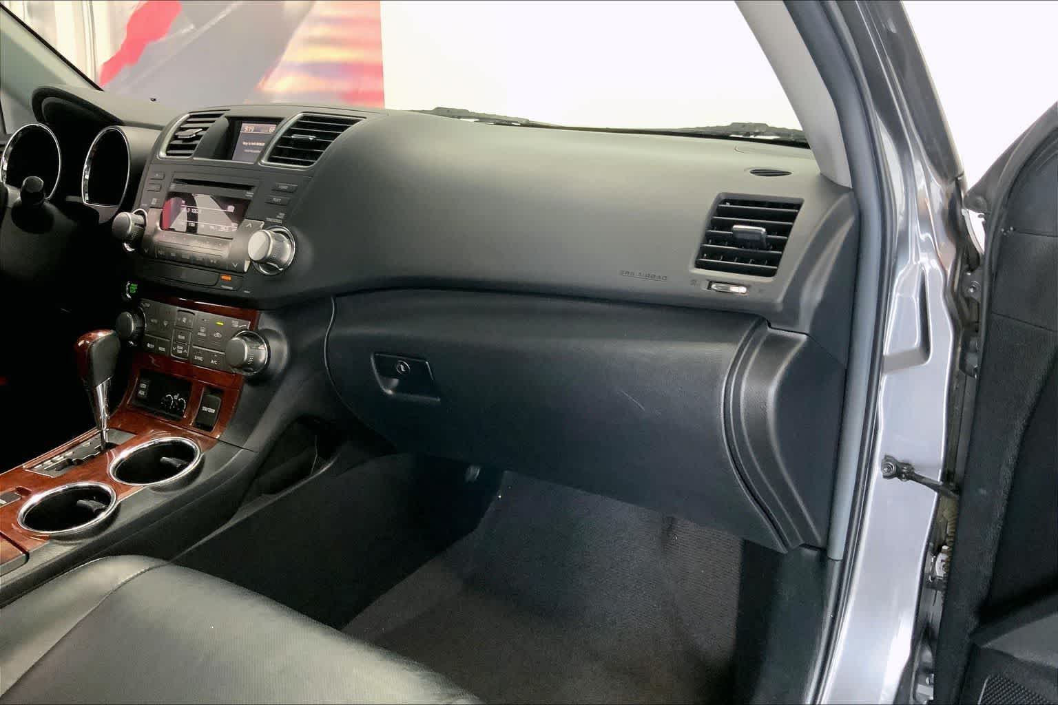 Thumbnail: 2011 Toyota Highlander - 19