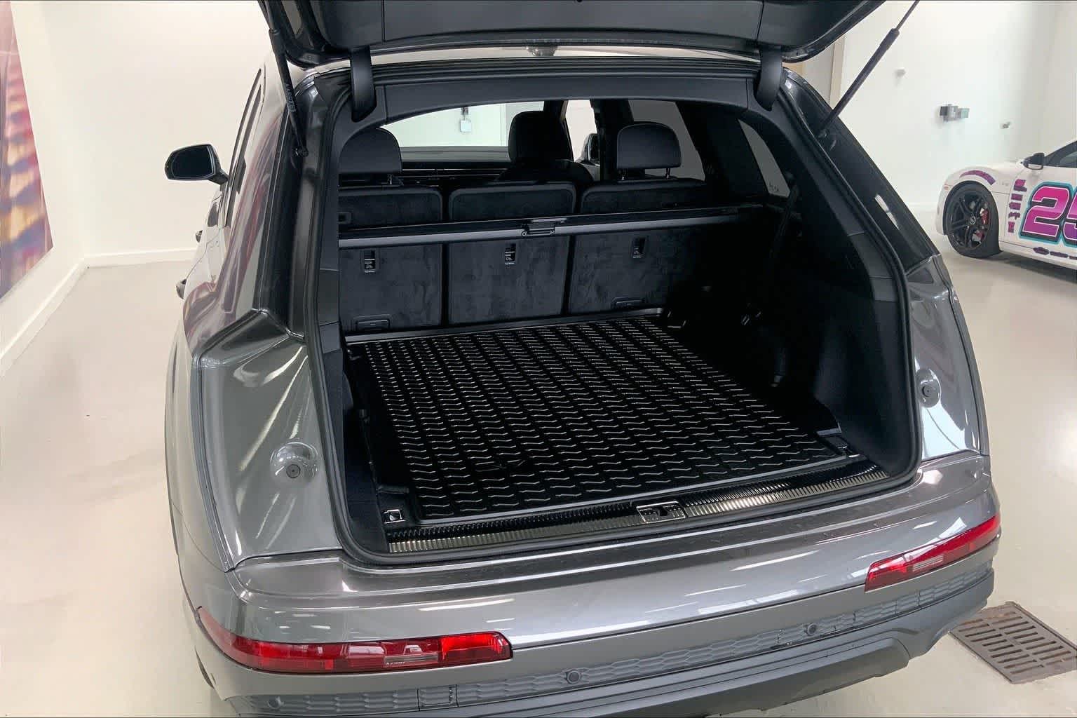 Thumbnail: 2026 Audi Q7 - 19