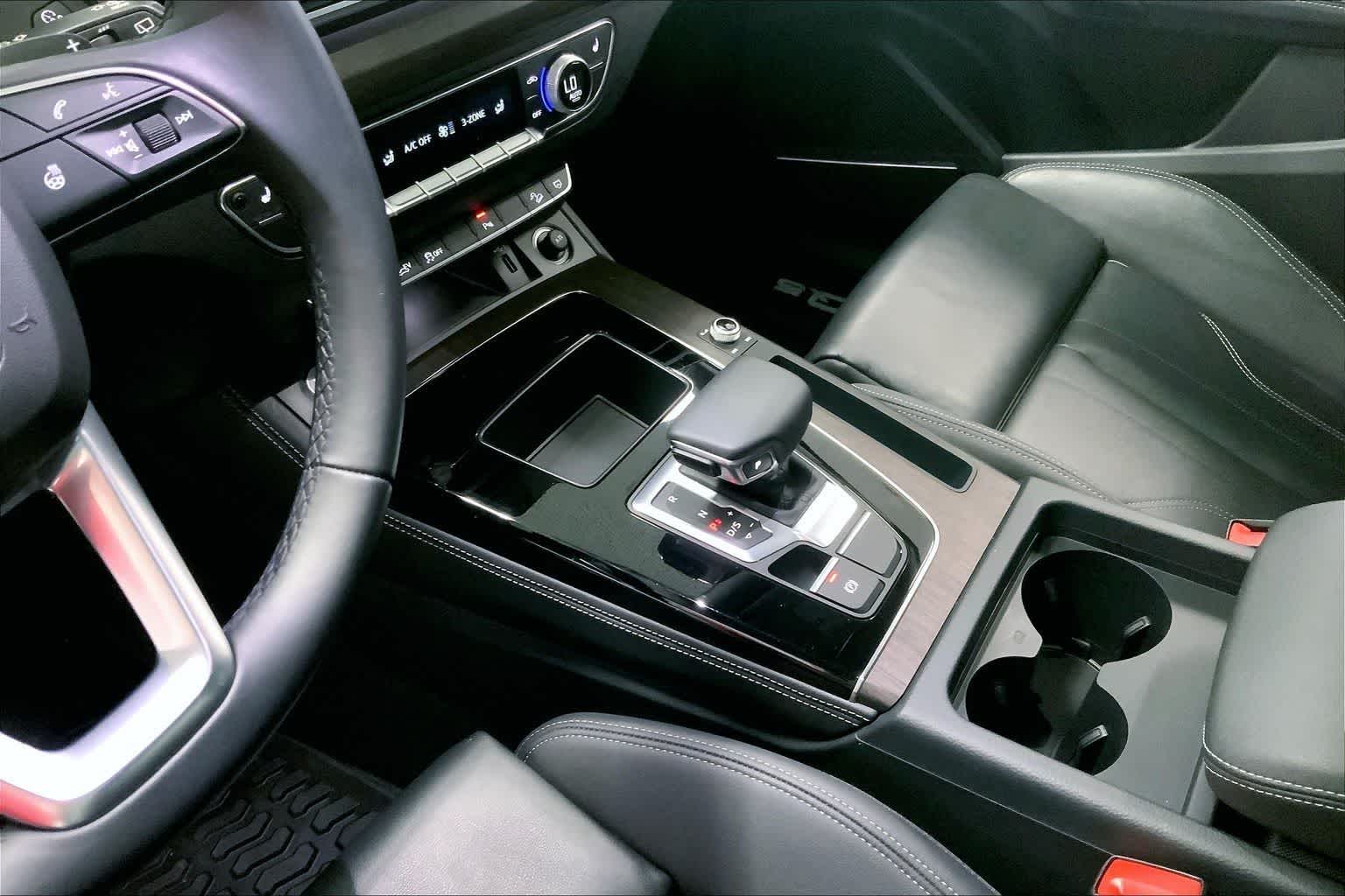 Thumbnail: 2025 Audi Q5 - 15