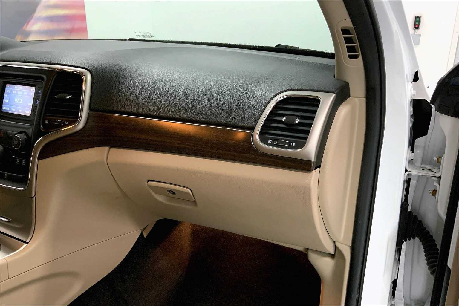 Thumbnail: 2014 Jeep Grand Cherokee - 22
