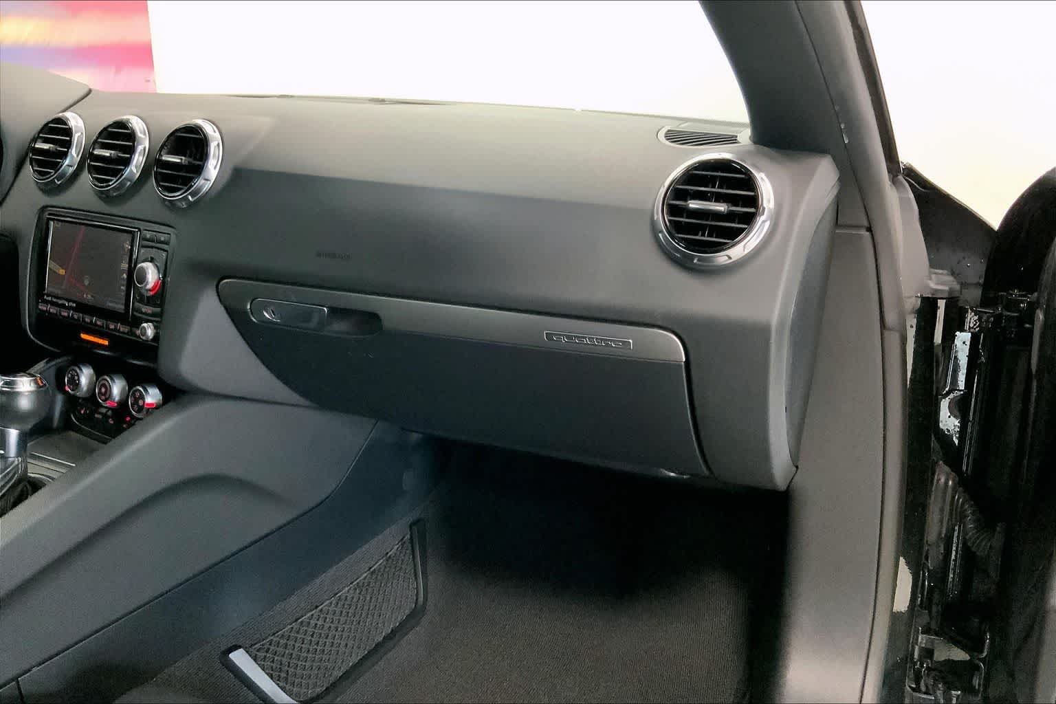 Thumbnail: 2011 Audi TT - 20