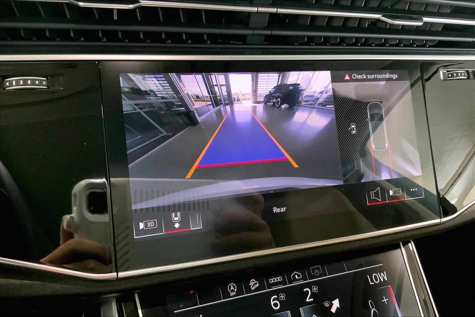 Thumbnail: 2025 Audi Q7 - 24