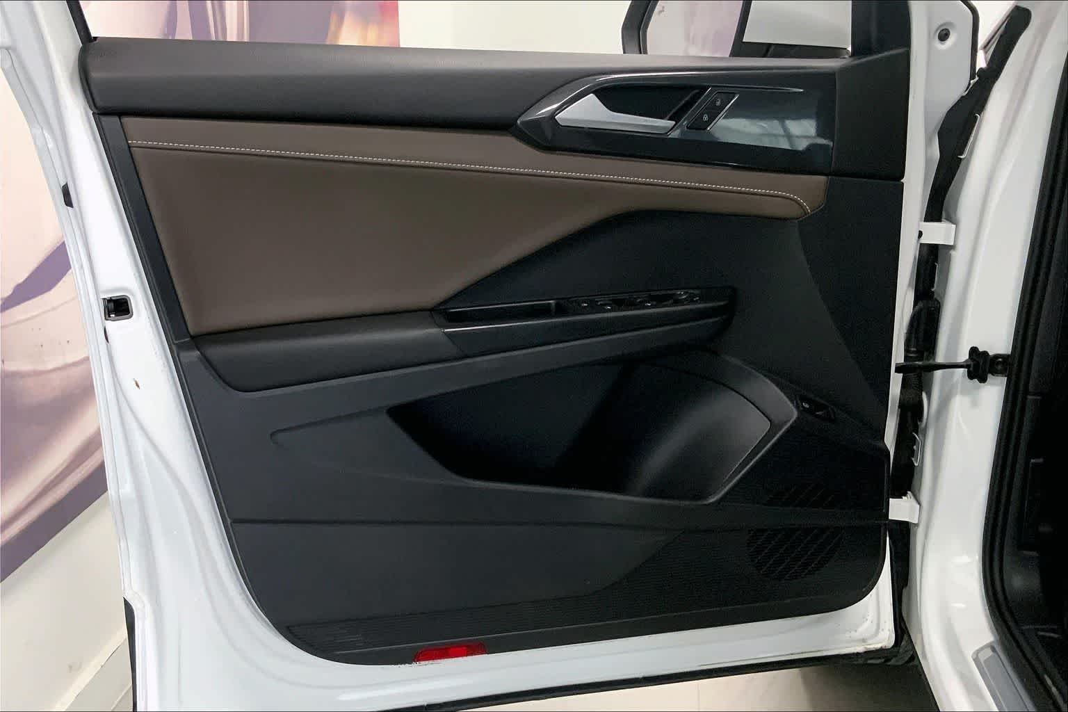 Thumbnail: 2023 Volkswagen Taos - 25