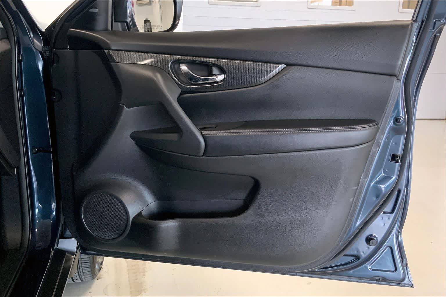 Thumbnail: 2016 Nissan Rogue - 26