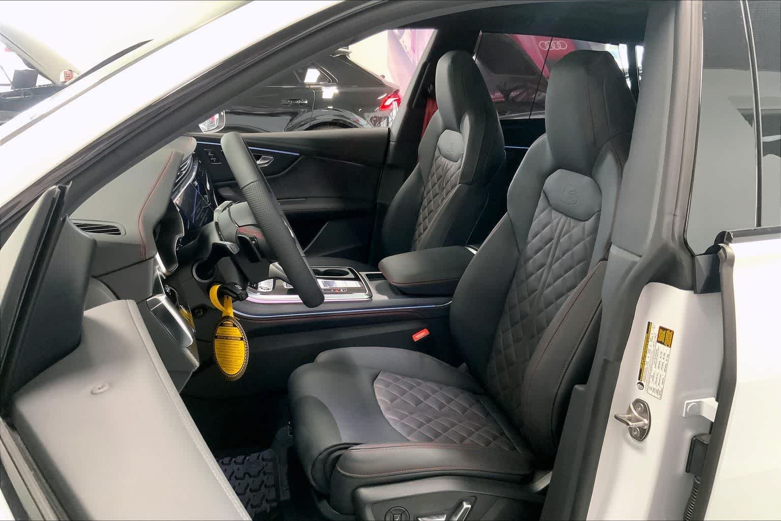 Thumbnail: 2026 Audi Q8 - 11