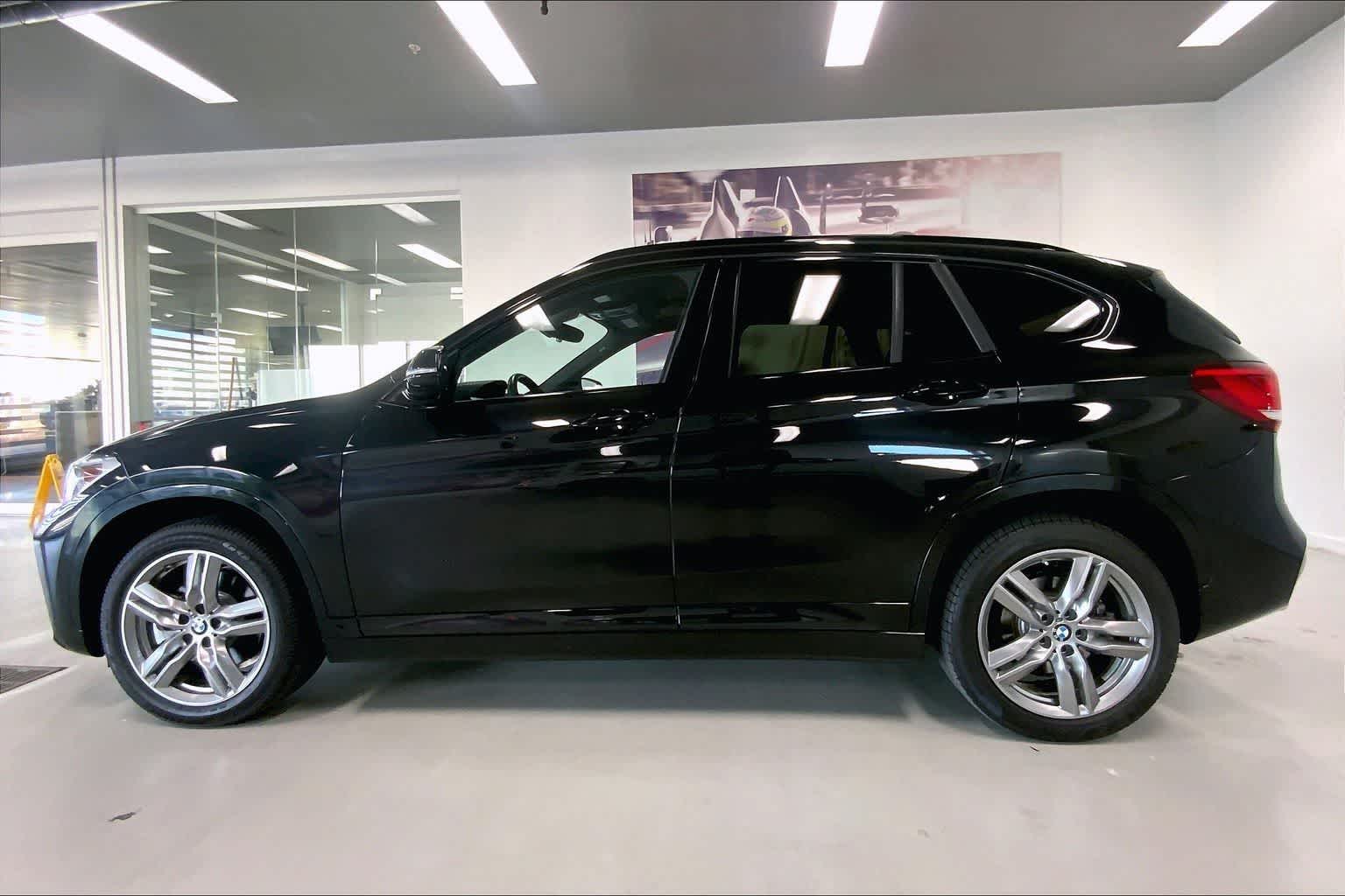 Thumbnail: 2022 BMW X1 - 3