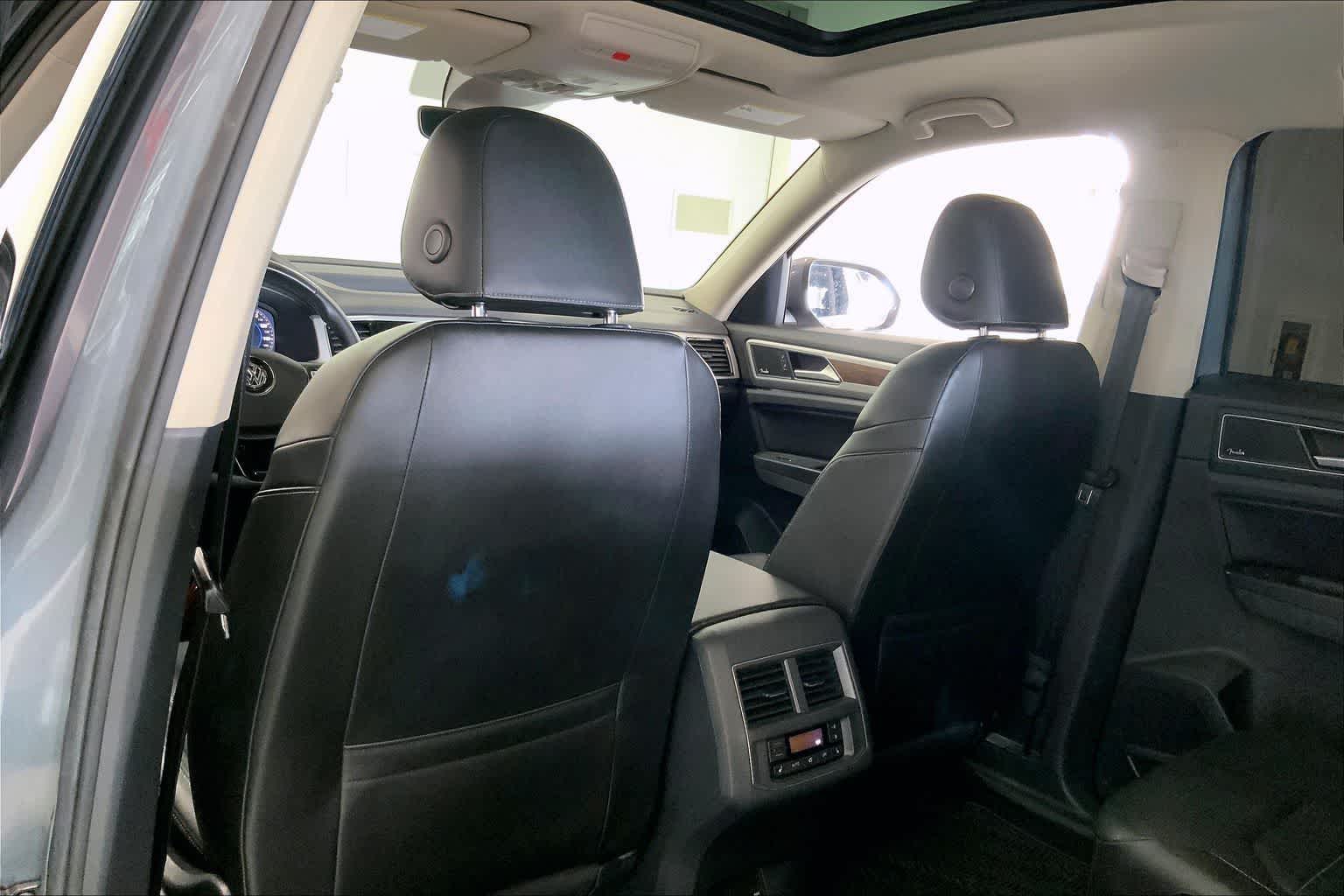 Thumbnail: 2018 Volkswagen Atlas - 10