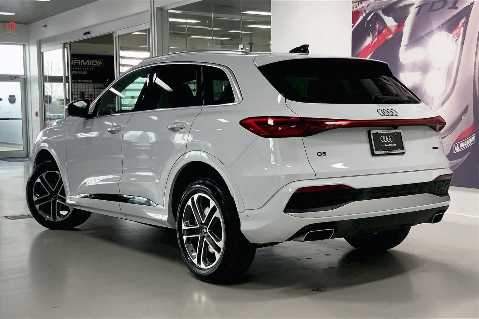 Thumbnail: 2025 Audi Q5 - 4