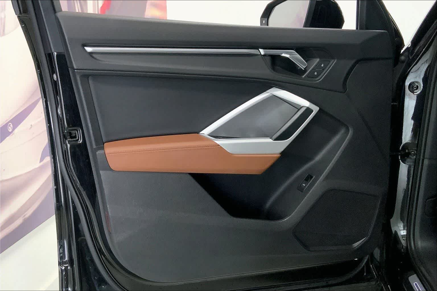 Thumbnail: 2020 Audi Q3 - 24