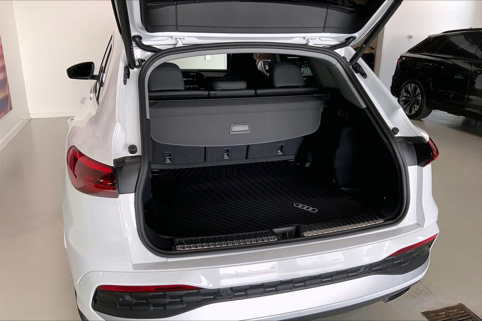 Thumbnail: 2025 Audi Q5 - 18