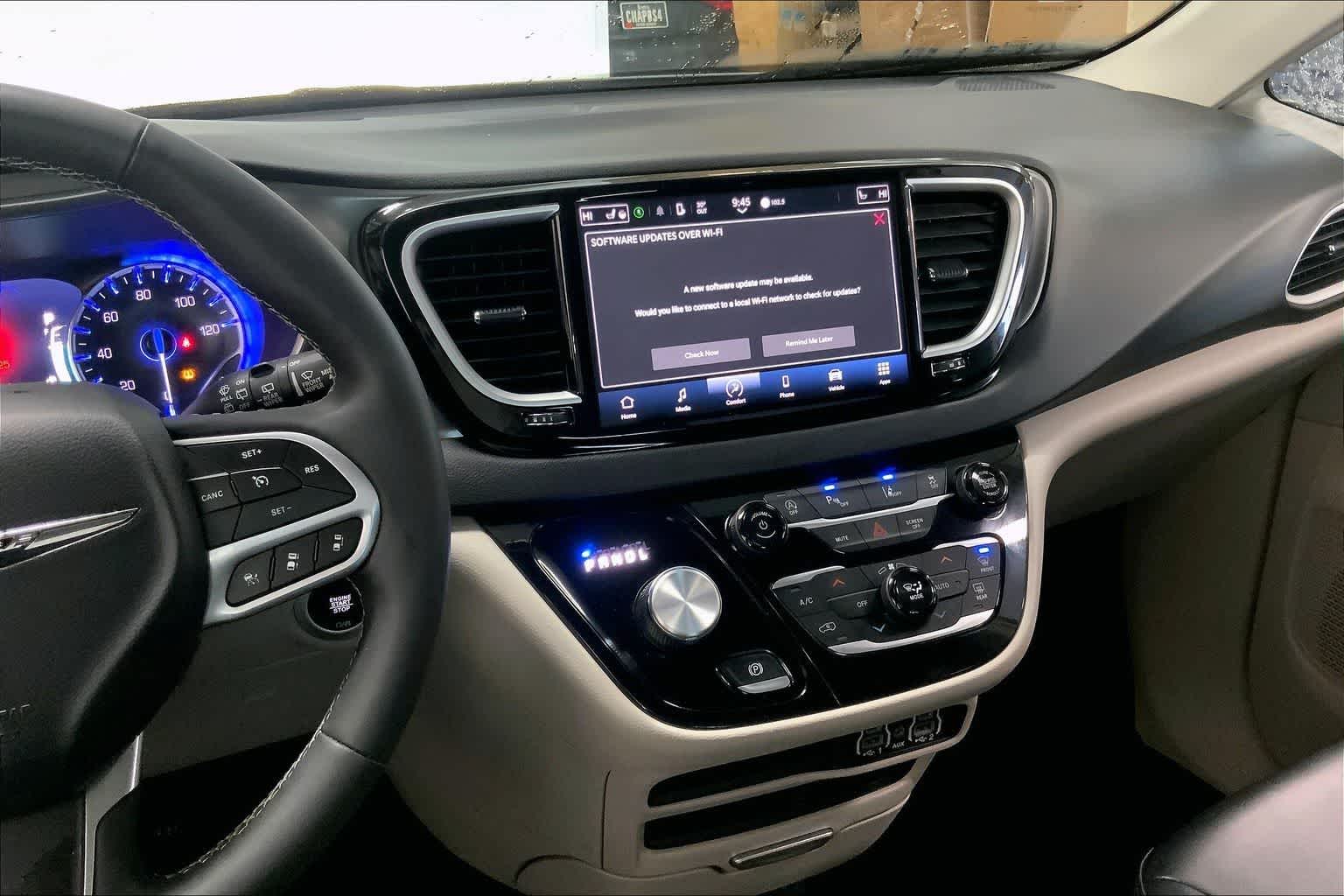 Thumbnail: 2024 Chrysler Pacifica - 13