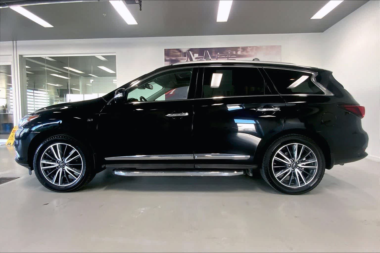 Thumbnail: 2017 INFINITI QX60 - 3