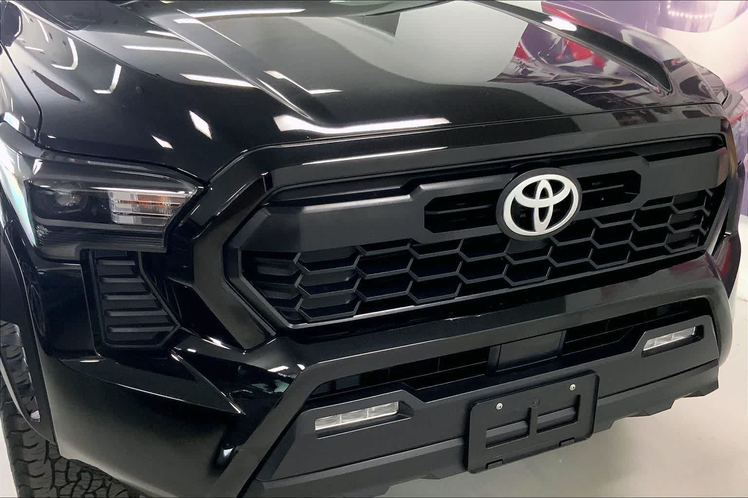 Thumbnail: 2024 Toyota Tacoma - 30
