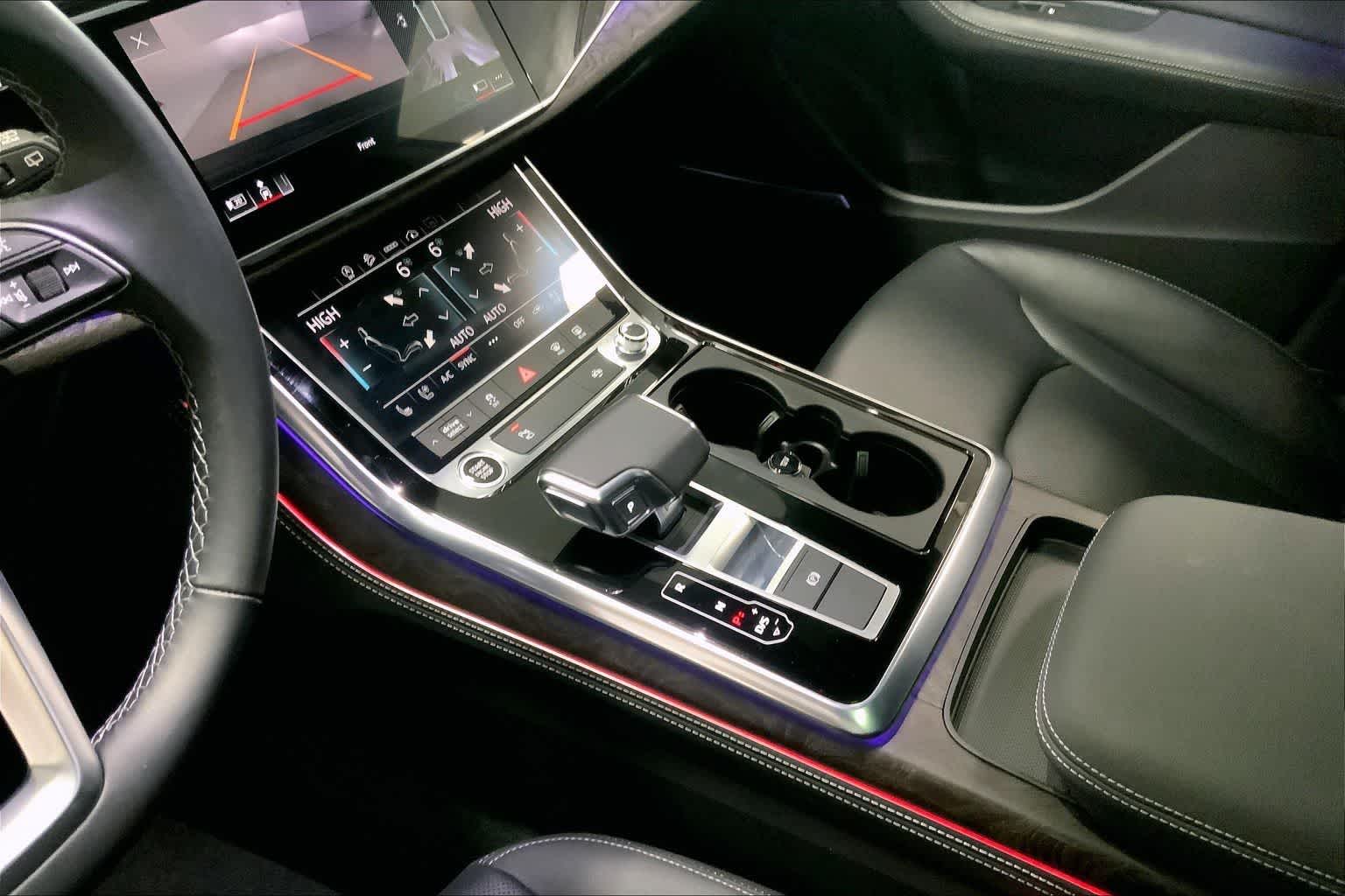 Thumbnail: 2022 Audi Q8 - 14