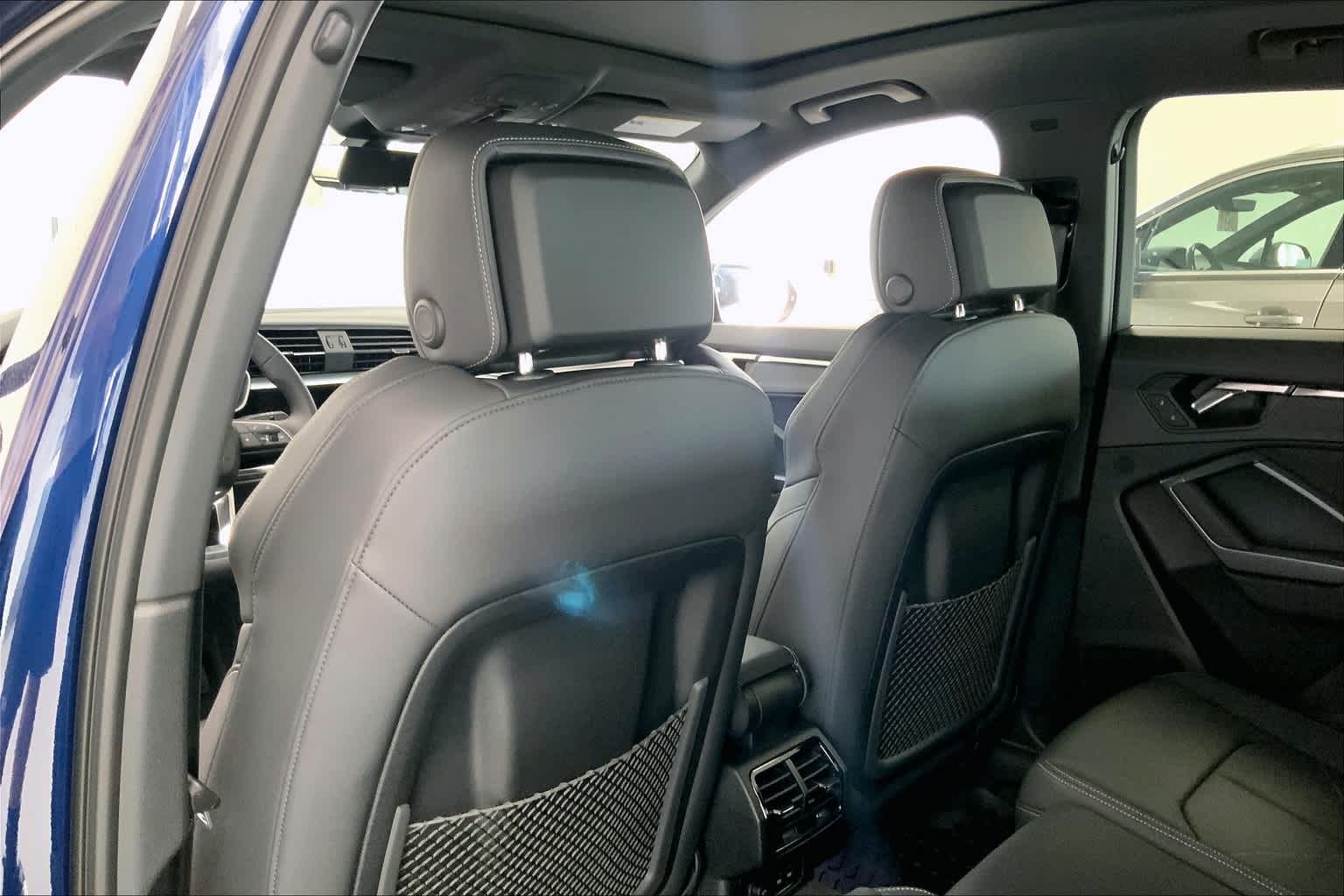 Thumbnail: 2025 Audi Q3 - 11