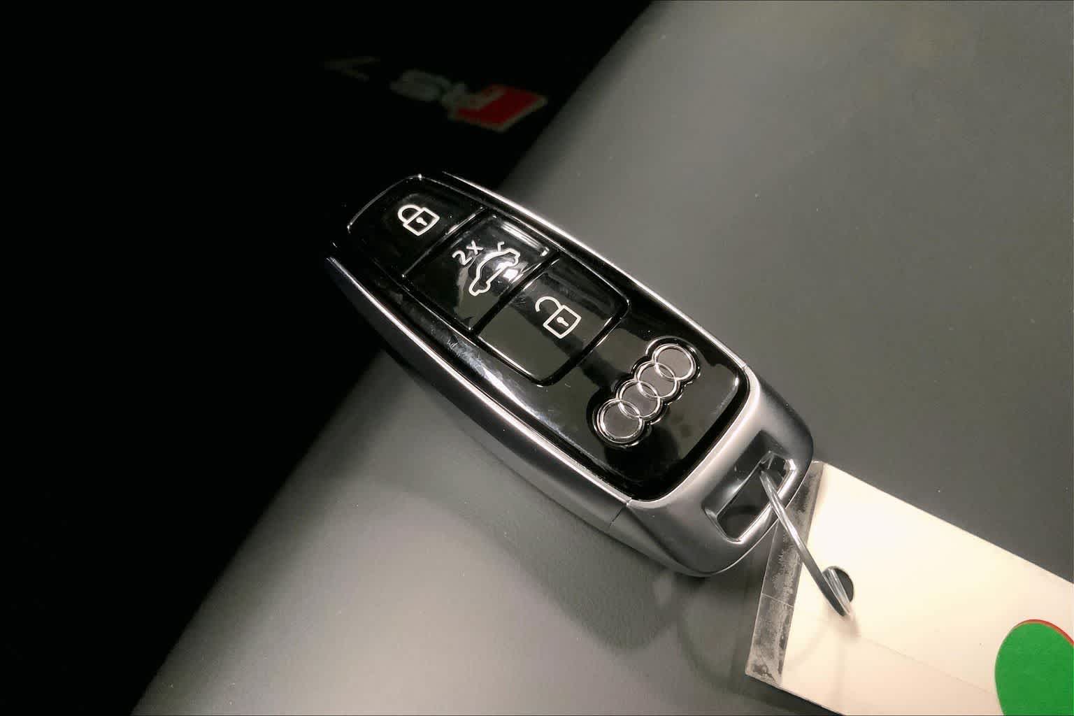 Thumbnail: 2026 Audi RS 7 - 19