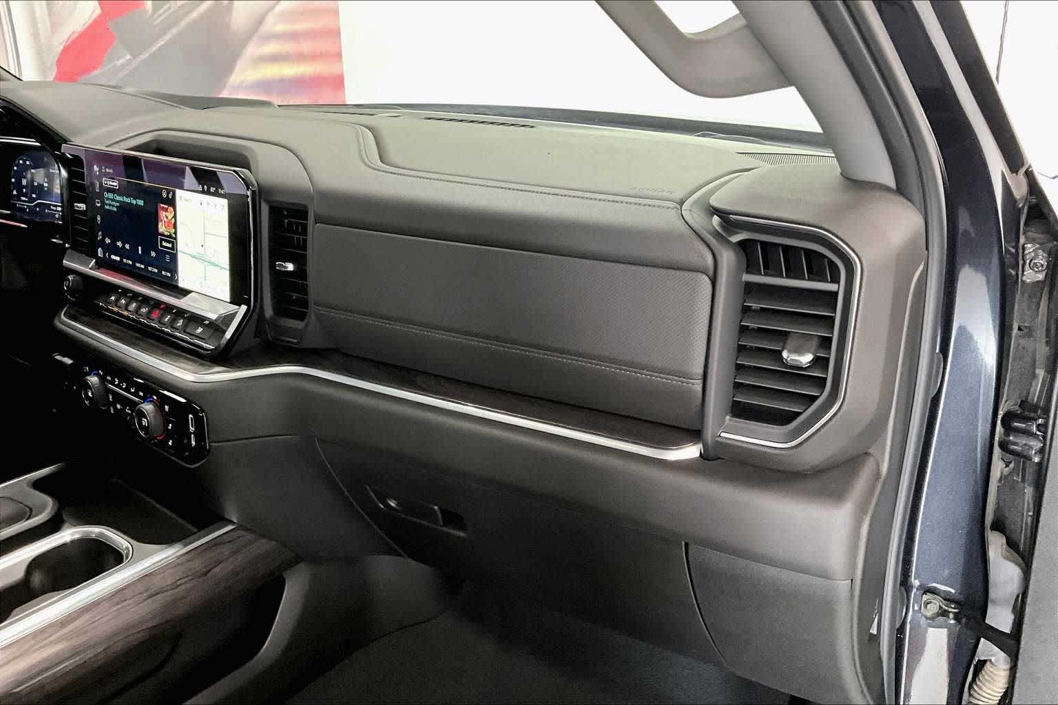 Thumbnail: 2022 Chevrolet Silverado 1500 - 19