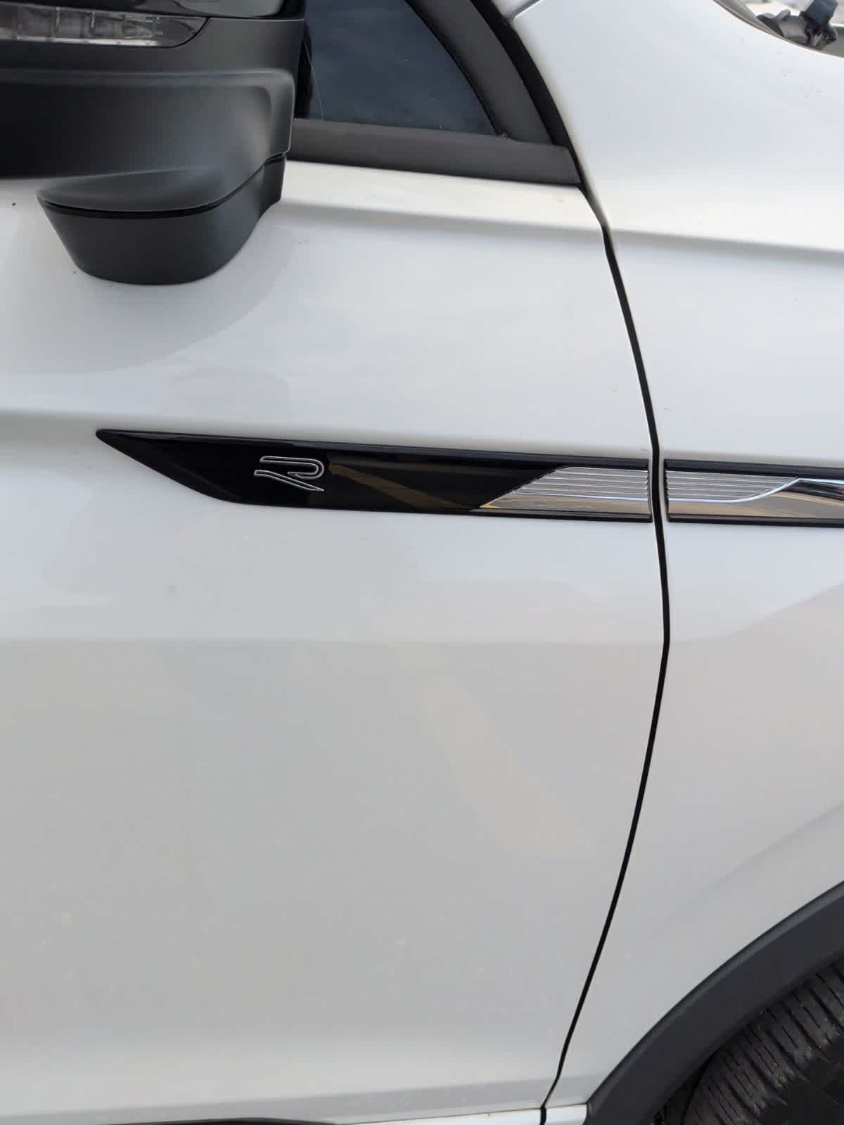 Thumbnail: 2023 Volkswagen Tiguan - 7